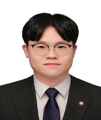 진형익
